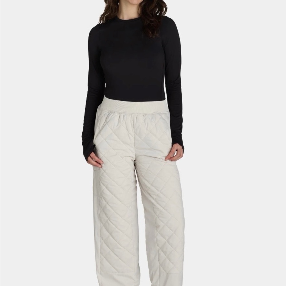 NWT Avia Women's Quilted Hike Joggers, Sizes XS. Fits like a S.